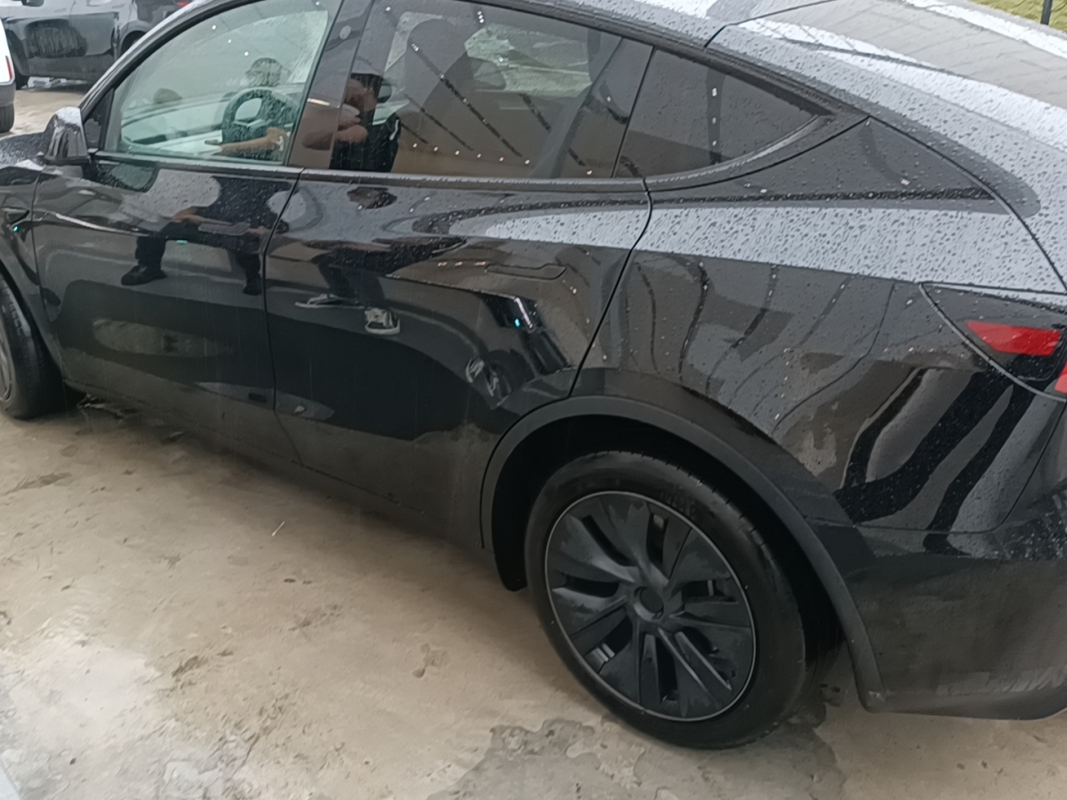 特斯拉 Model Y  2023款 煥新版 后輪驅(qū)動圖片