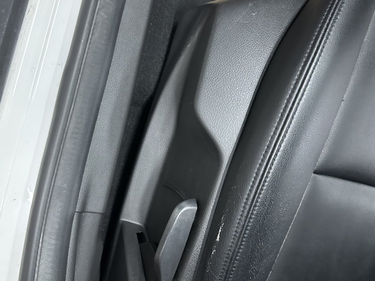 福特 ?？怂? 2012款 兩廂 1.6L 自動舒適型圖片