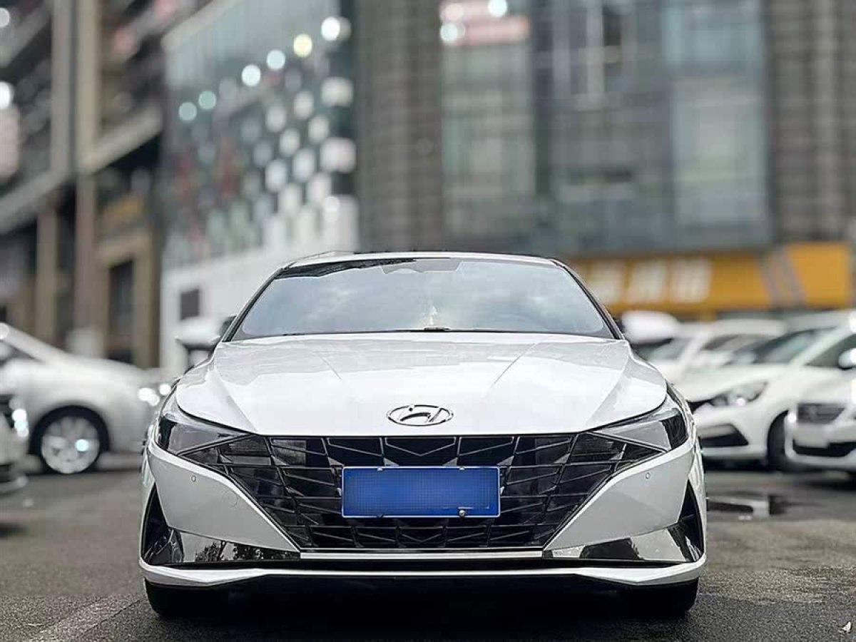 現(xiàn)代 伊蘭特  2022款 240TGDi DCT TOP旗艦版圖片