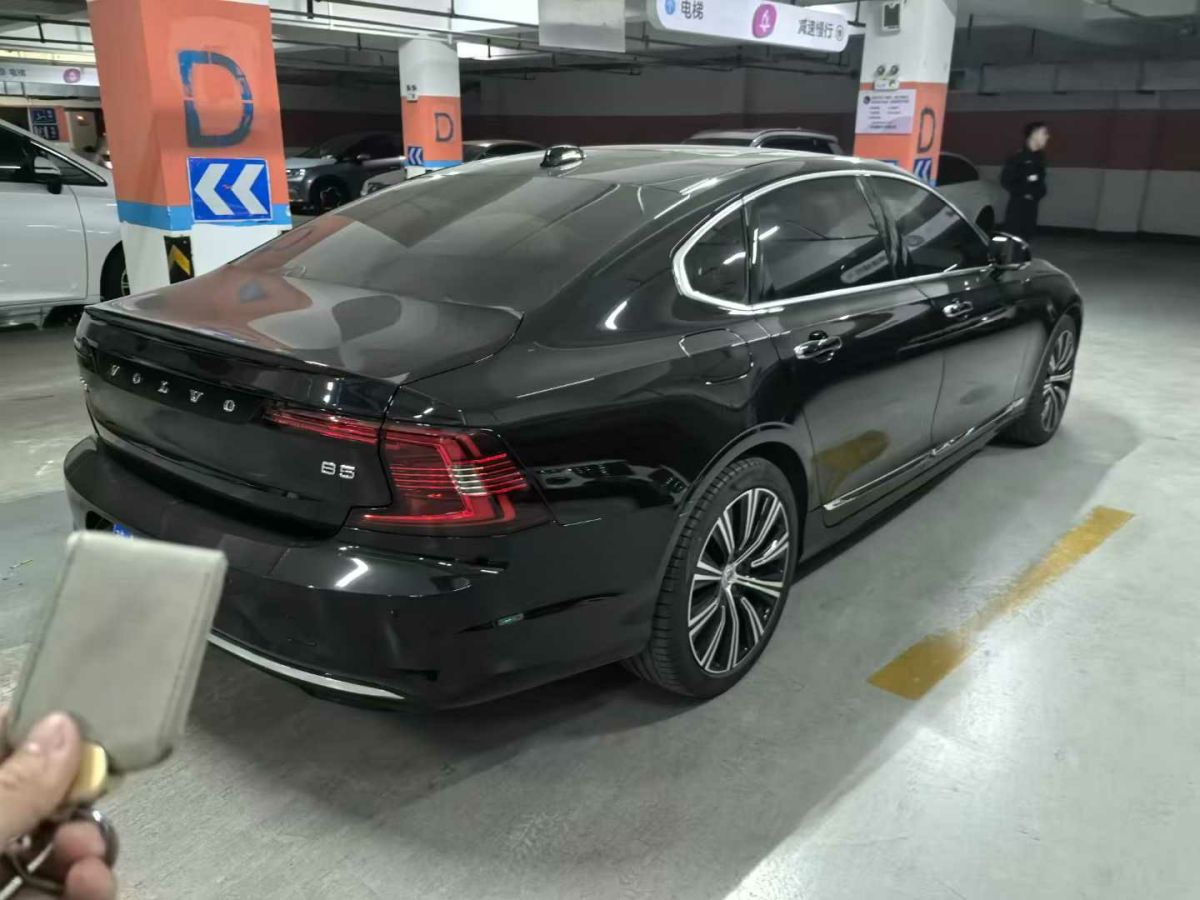 沃爾沃 S90  2023款 B5 智遠(yuǎn)豪華版圖片