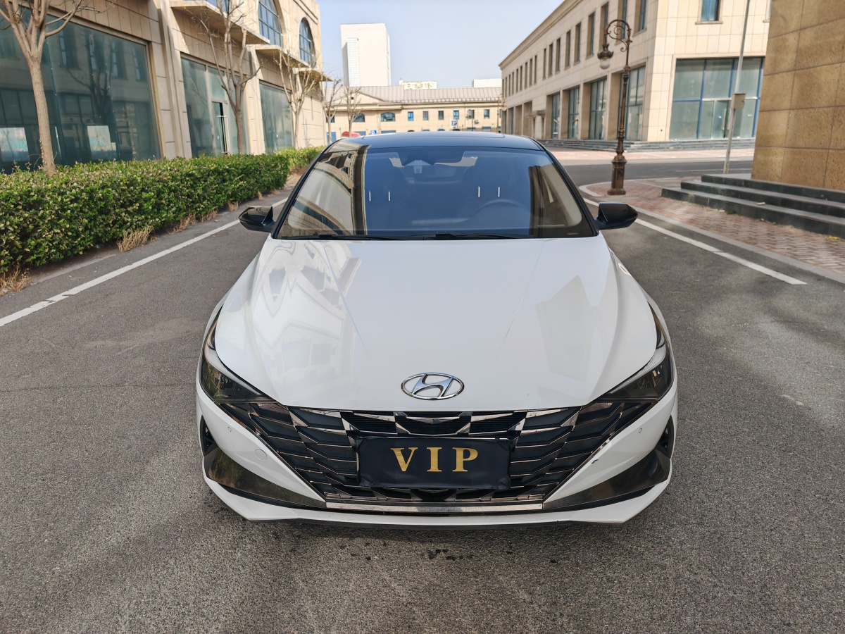 2022年3月現(xiàn)代 伊蘭特  2022款 1.5L CVT LUX尊貴版