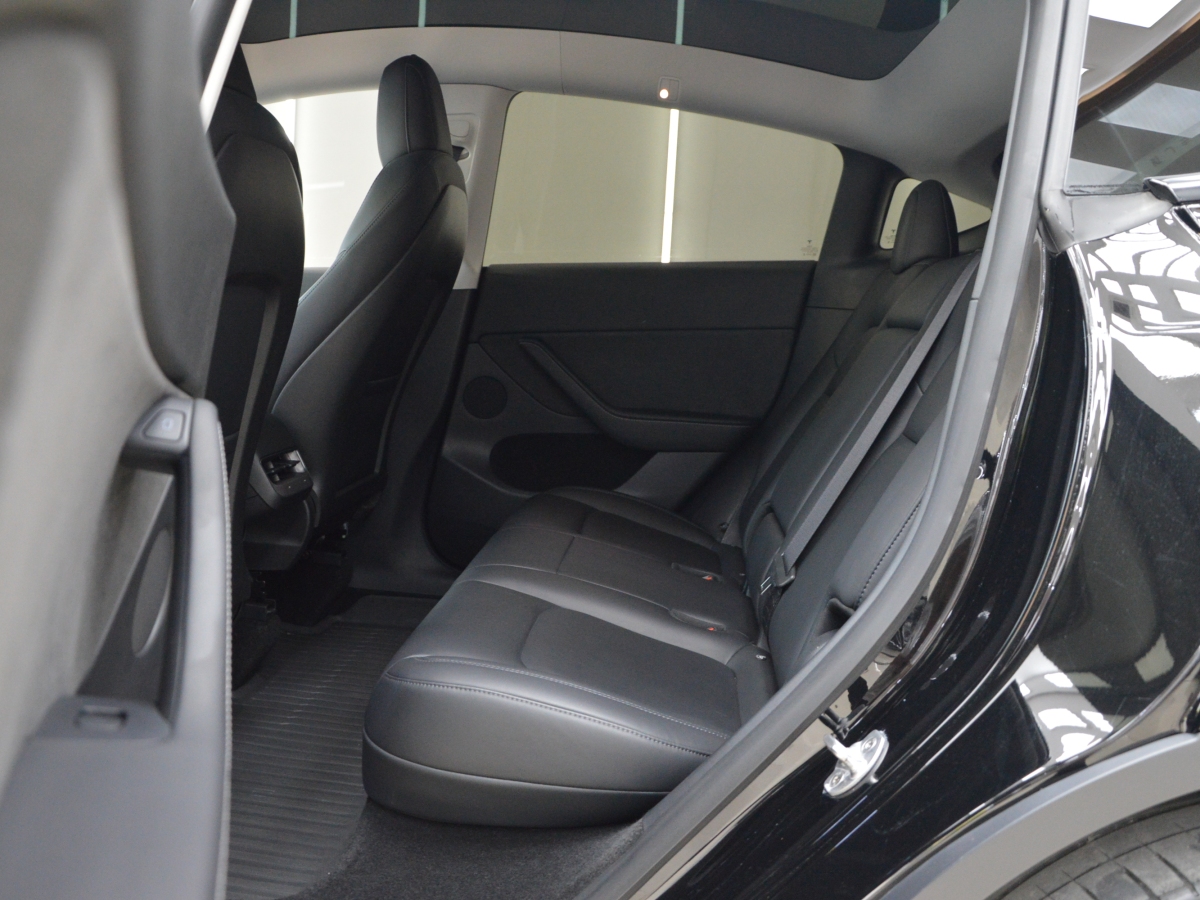 特斯拉 Model Y  2022款 改款 后輪驅(qū)動版圖片