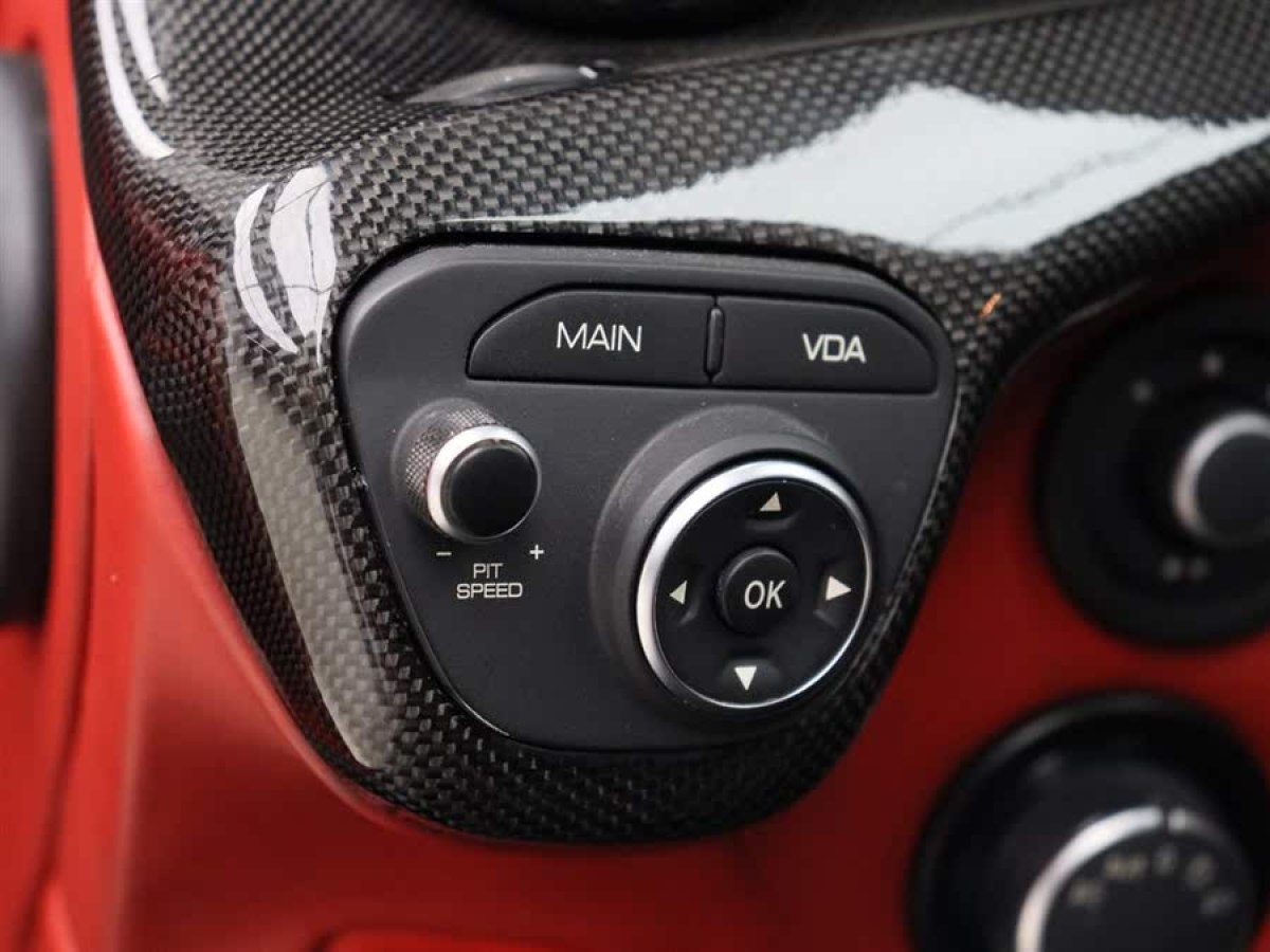 法拉利 F12berlinetta  2013款 6.3L 標準型圖片