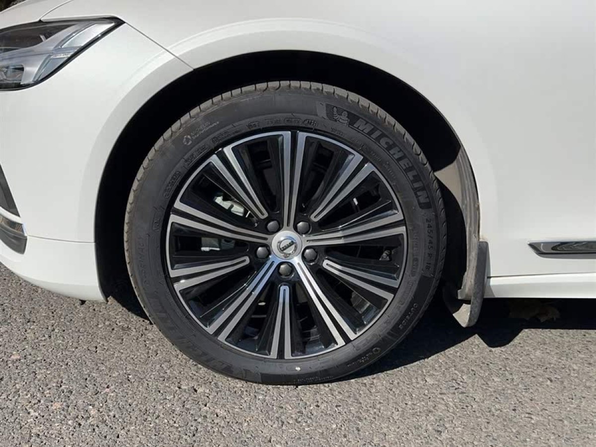 沃爾沃 S90  2022款 B5 智逸豪華版圖片