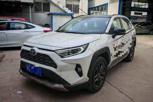 RAV4榮放 豐田 2.0L CVT四驅(qū)尊貴版