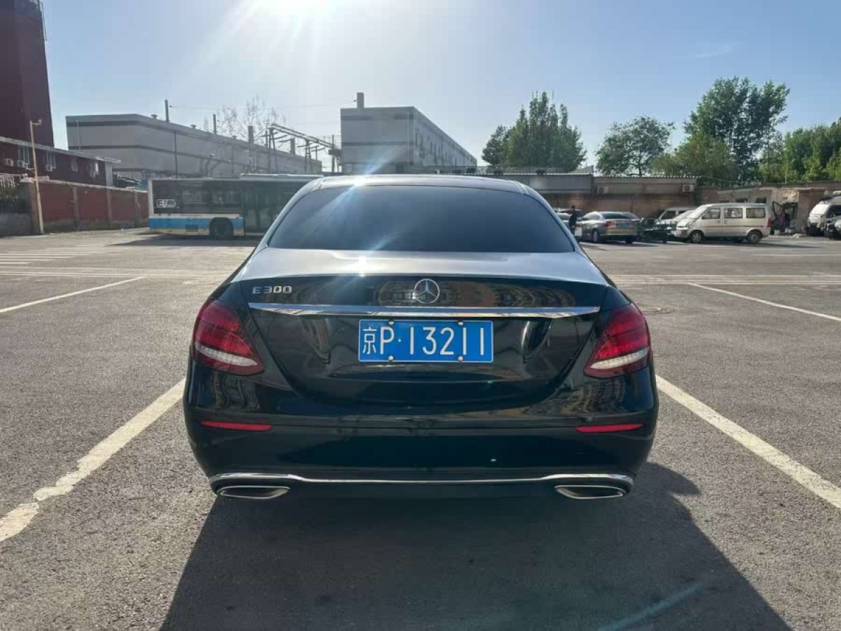 奔馳 奔馳E級  2020款 改款 E 300 L 時尚型圖片