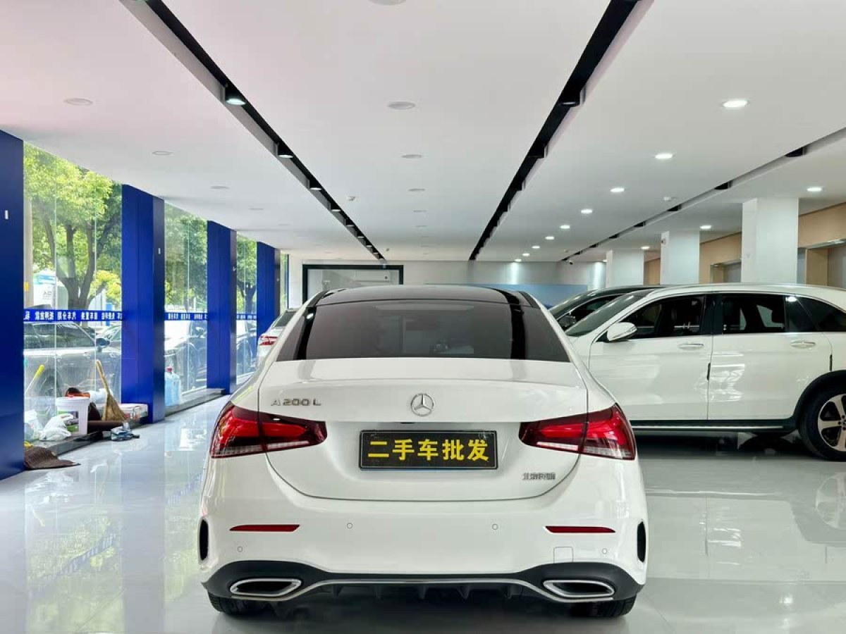 奔馳 奔馳A級(jí)  2021款 A 200 L 運(yùn)動(dòng)轎車(chē)時(shí)尚型圖片