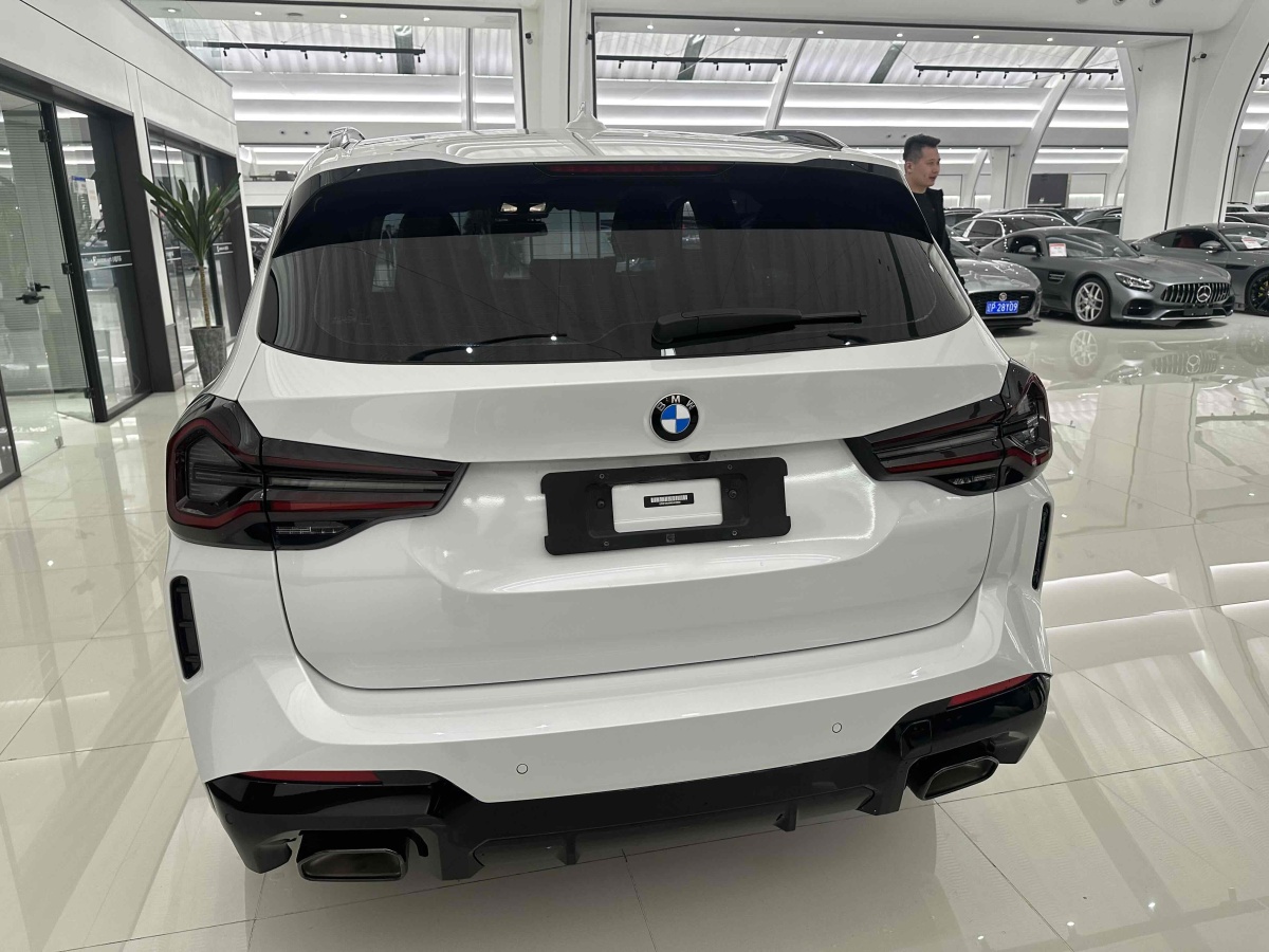 寶馬 寶馬X3  2022款 xDrive30i 領(lǐng)先型 M曜夜套裝圖片