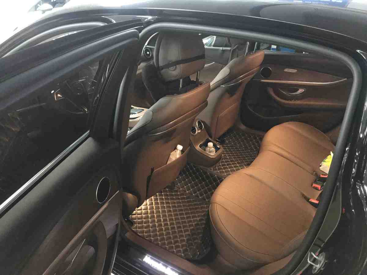 奔馳 奔馳E級(jí)  2022款 改款 E 300 L 時(shí)尚型圖片