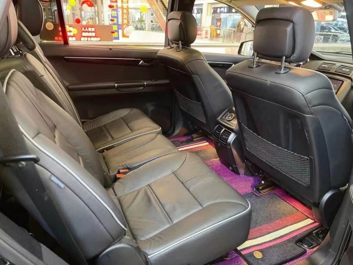 奔馳 奔馳R級(jí)  2017款 R 320 4MATIC 商務(wù)型臻藏版圖片