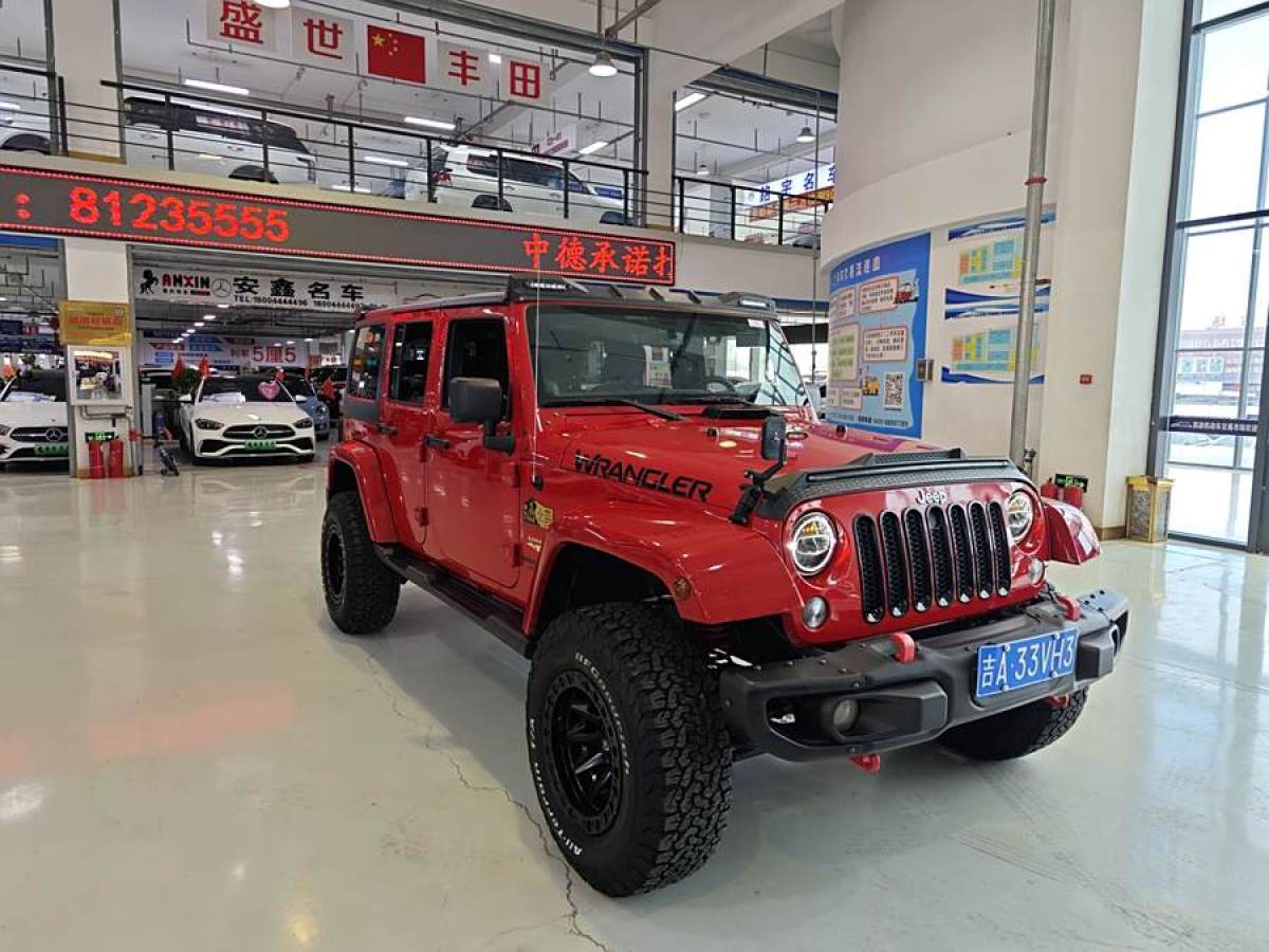 Jeep 牧馬人  2014款 3.0L Sahara 四門版圖片