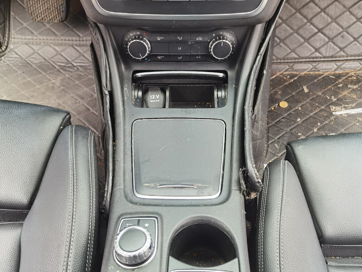 奔驰 奔驰CLA级  2017款 改款 CLA 200 时尚型图片