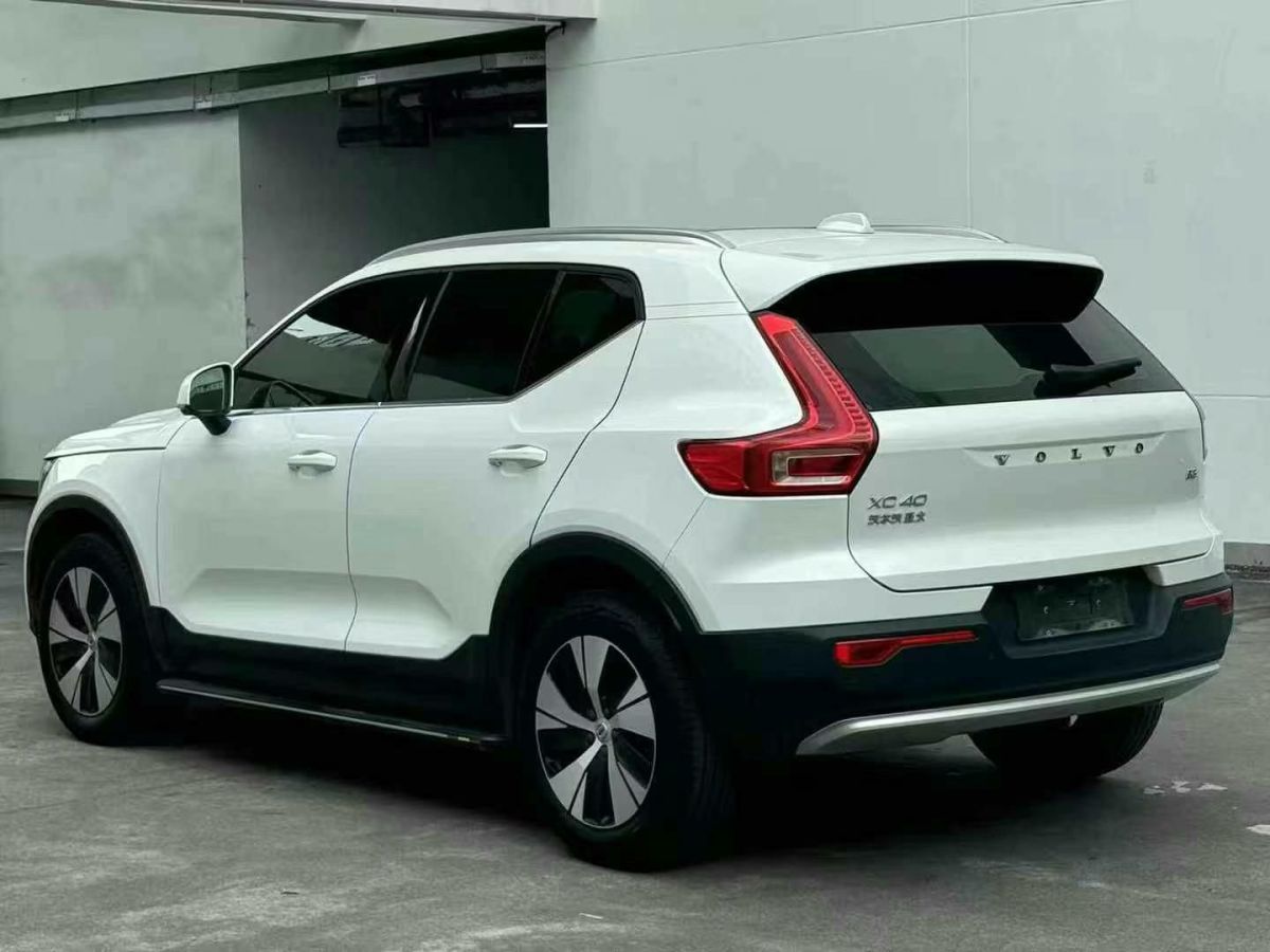 沃爾沃 沃爾沃XC40  2023款 B3 智行時(shí)尚版圖片