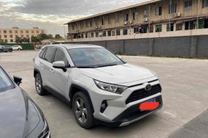 RAV4 豐田 榮放 2.0L CVT兩驅(qū)風(fēng)尚版