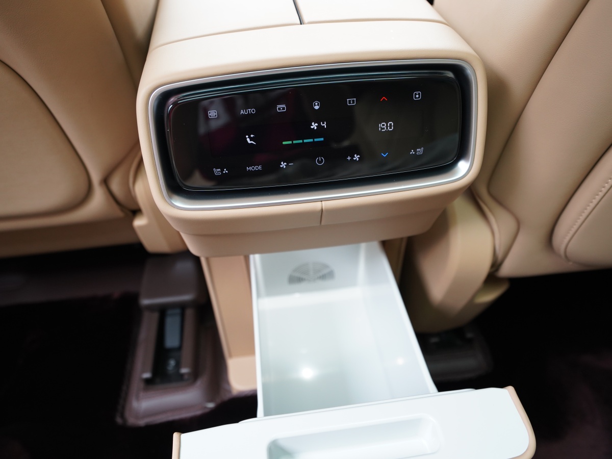 賽力斯 問界M9  2024款 增程 Ultra版 52kWh 5座版圖片