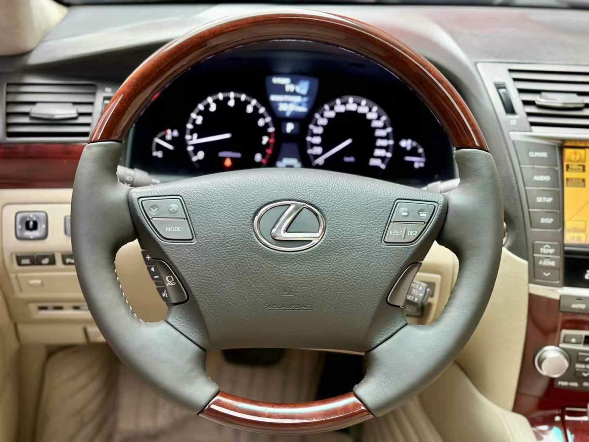 雷克薩斯 LS  2010款 LS460L 4.6 加長(zhǎng)版圖片