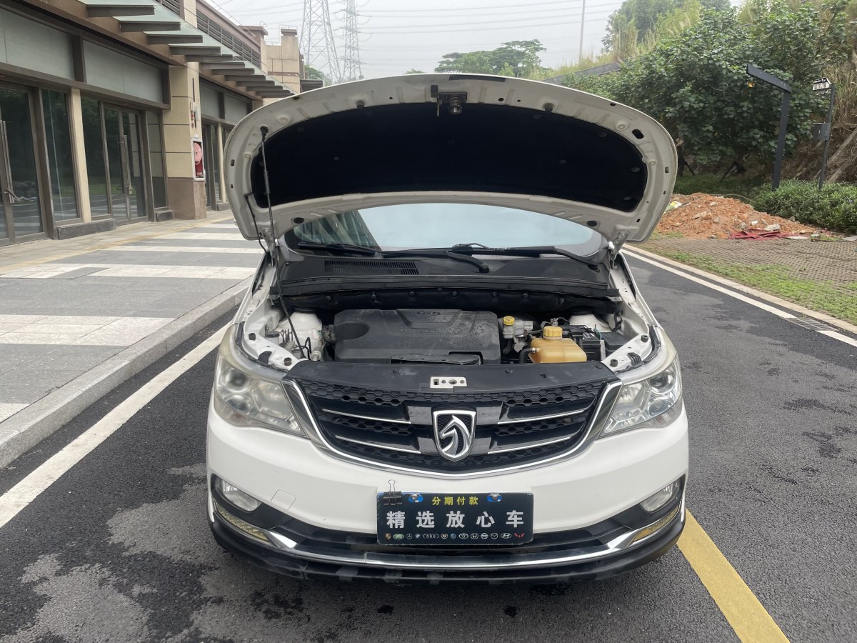 宝骏 730  2016款 1.5L 手动豪华型 7座图片