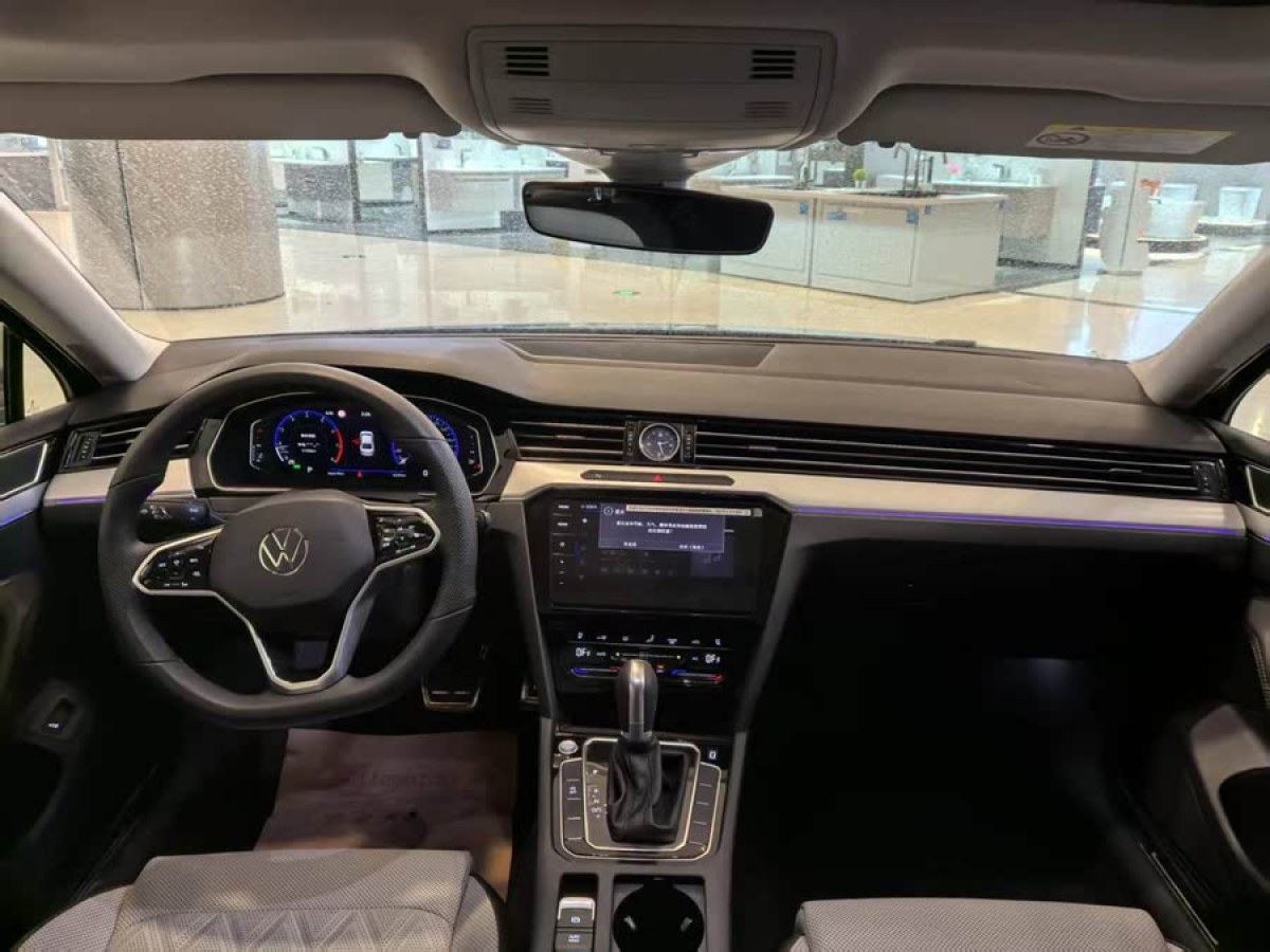 大眾 邁騰  2023款 200萬輛紀(jì)念版 330TSI DSG豪華型圖片