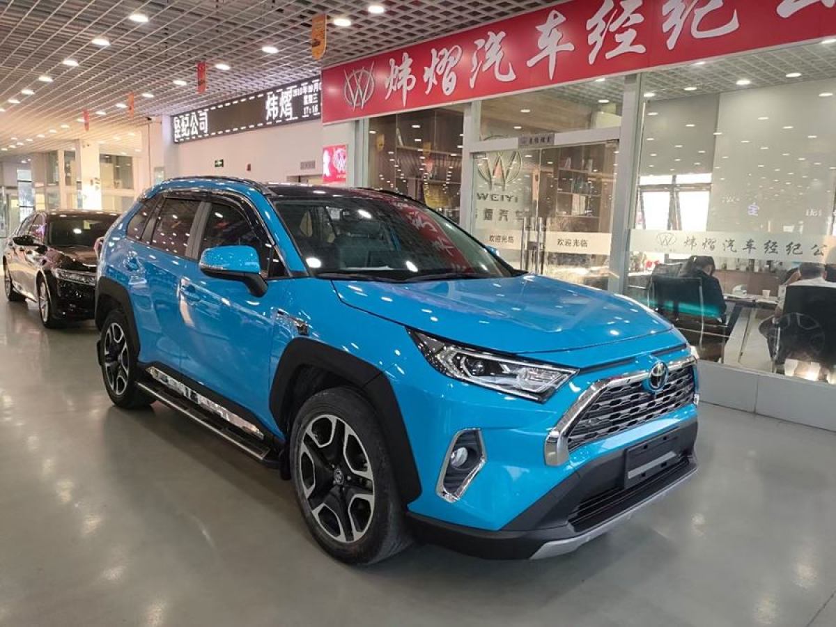 2019年11月豐田 RAV4榮放  2020款 2.0L CVT四驅(qū)尊貴版