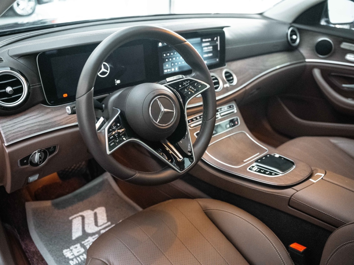 奔馳 奔馳E級(jí)  2021款 E 300 L 時(shí)尚型圖片