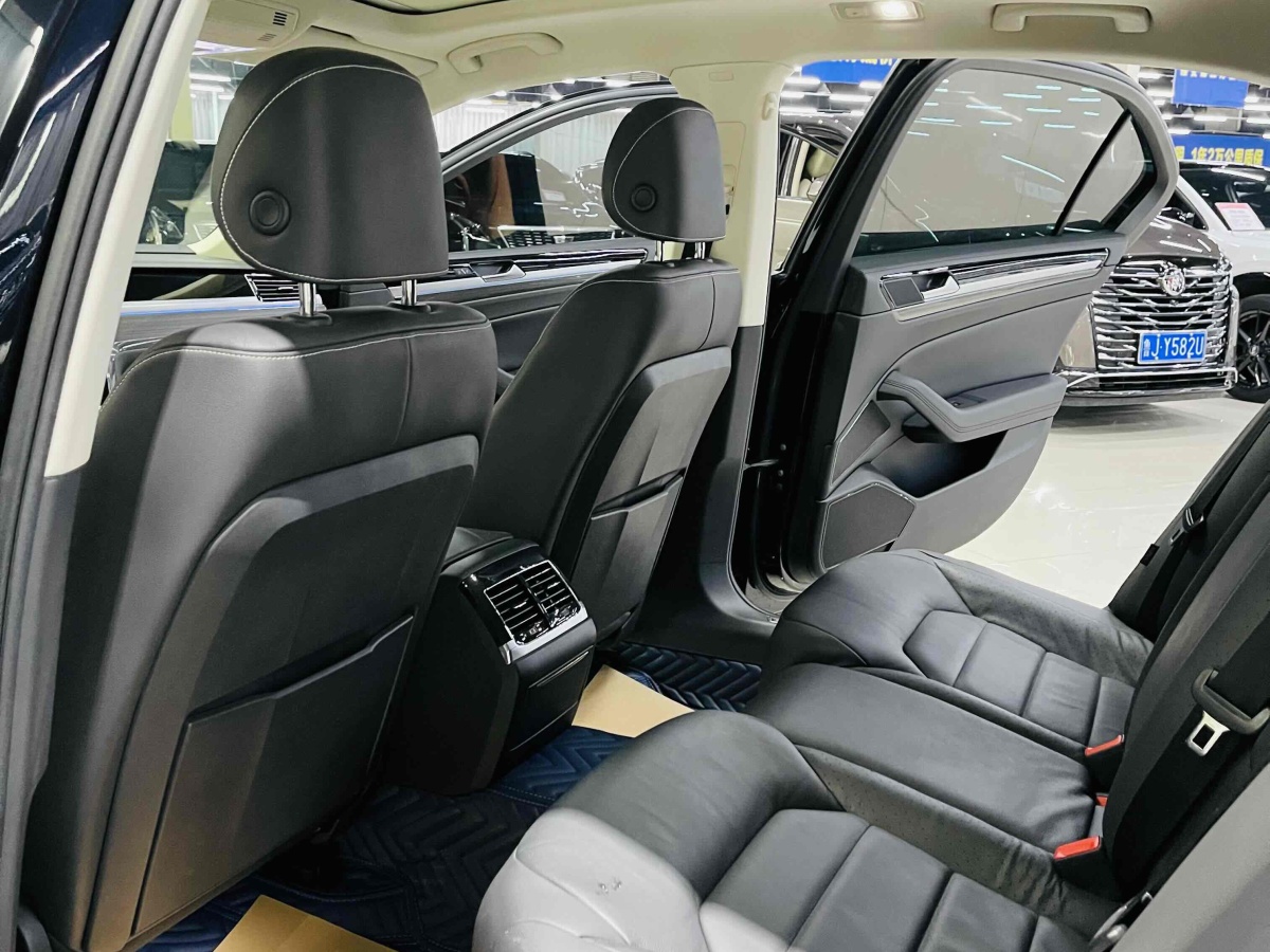 2019年7月大眾 輝昂  2018款 改款 380TSI 兩驅(qū)商務(wù)版