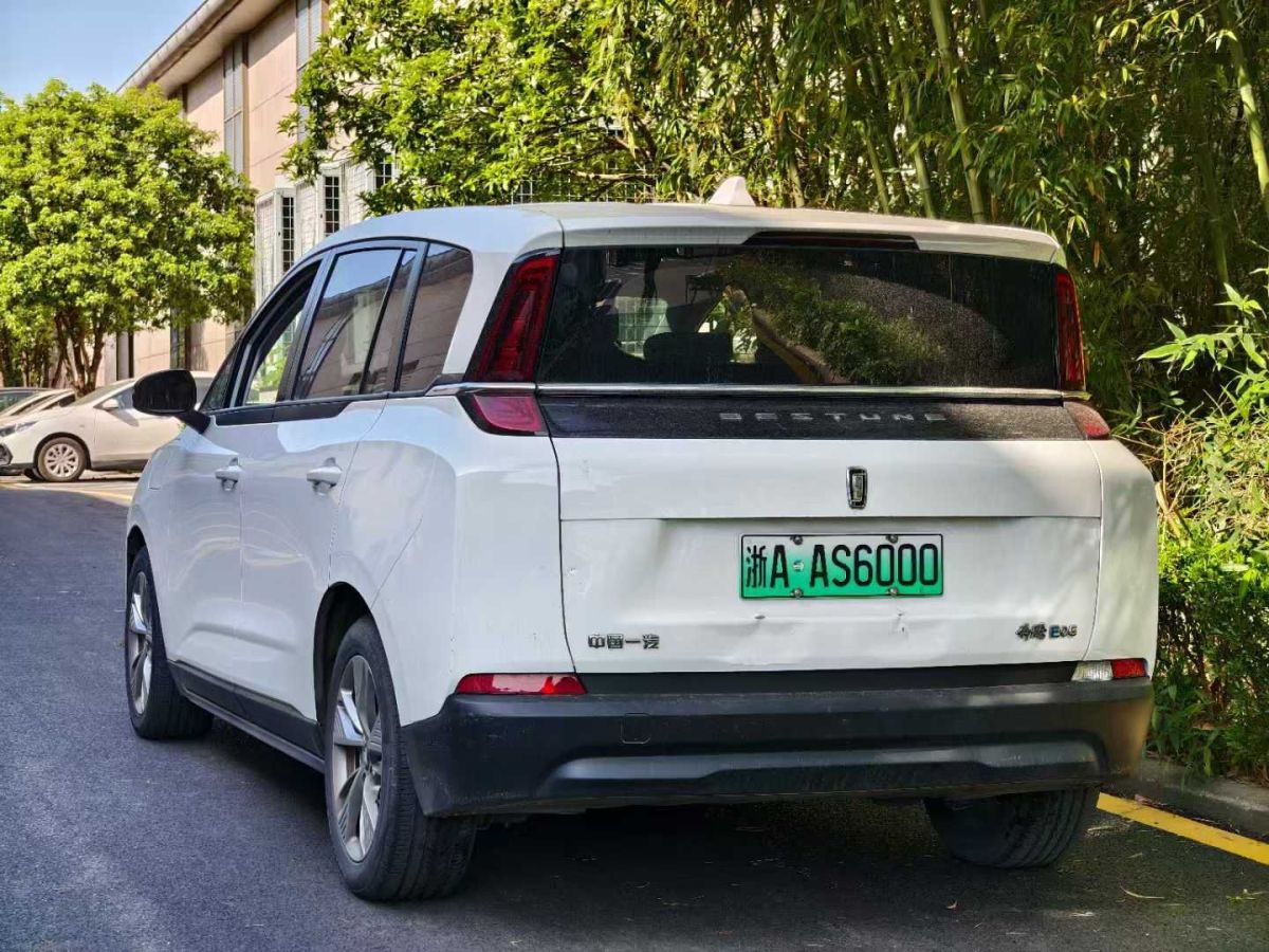 奔騰 奔騰B70S  2022款 1.5T 戰(zhàn)神天王圖片