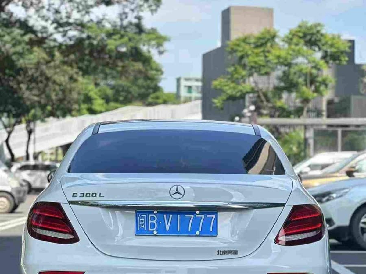 奔馳 奔馳E級  2019款 改款 E 300 L 運(yùn)動時(shí)尚型圖片