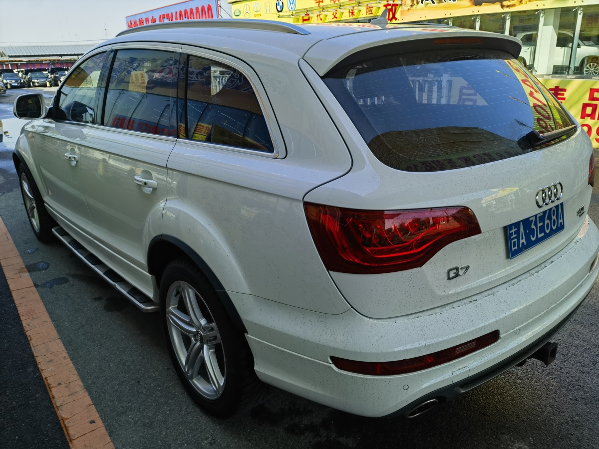 2012年2月奧迪 奧迪Q7  2012款 3.0 TFSI 專享型(200kW)