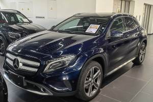 奔馳GLA 奔馳 GLA 220 4MATIC 豪華型