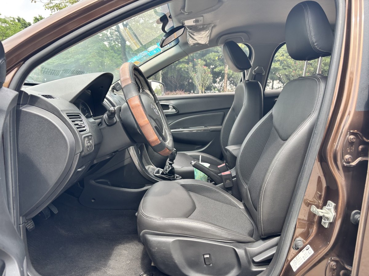 寶駿 610  2014款 CROSS 1.5L 手動標準型圖片