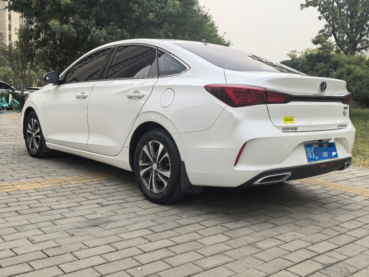 長(zhǎng)安 逸動(dòng)  2020款 PLUS 藍(lán)鯨NE 1.4T GDI DCT尊貴型圖片