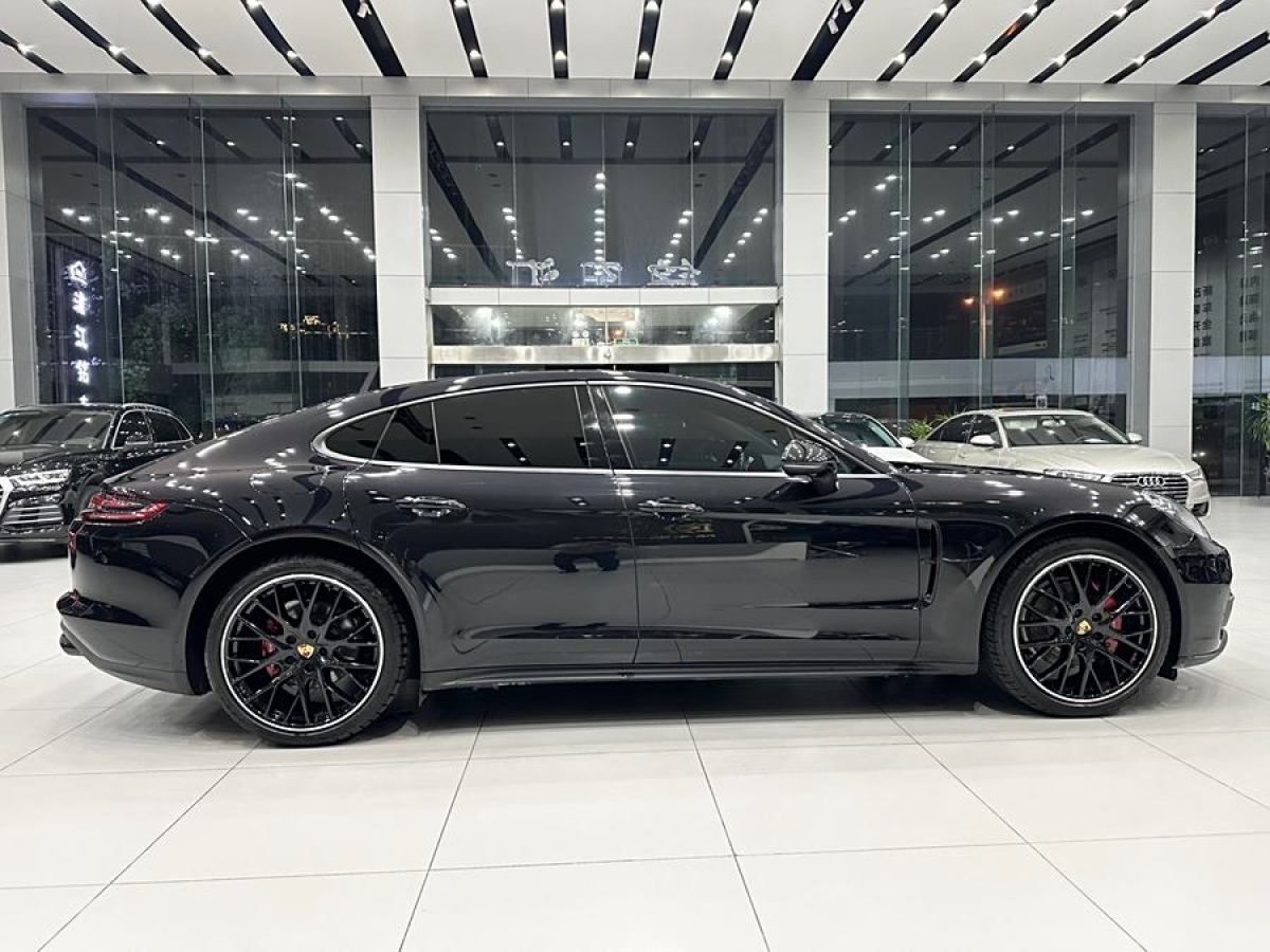 保時(shí)捷 Panamera  2019款 Panamera 十周年紀(jì)念版 2.9T圖片