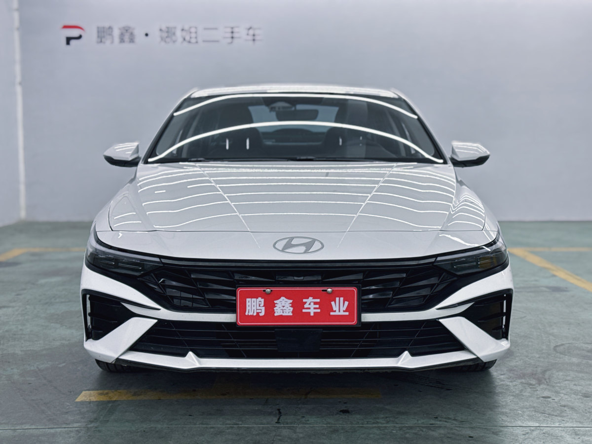 現(xiàn)代 伊蘭特  2023款 1.5L CVT LUX尊貴版圖片