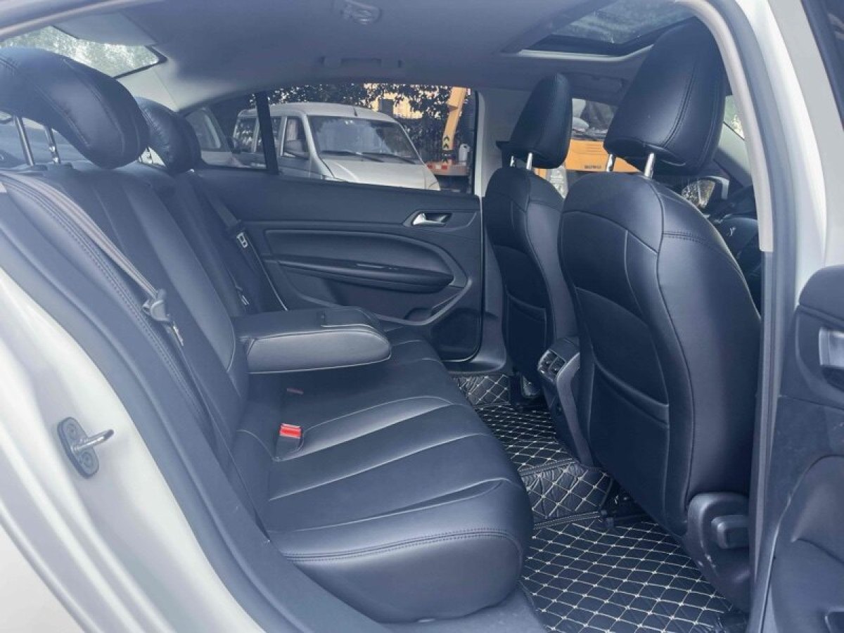標致 408  2014款 1.8L 自動豪華版圖片