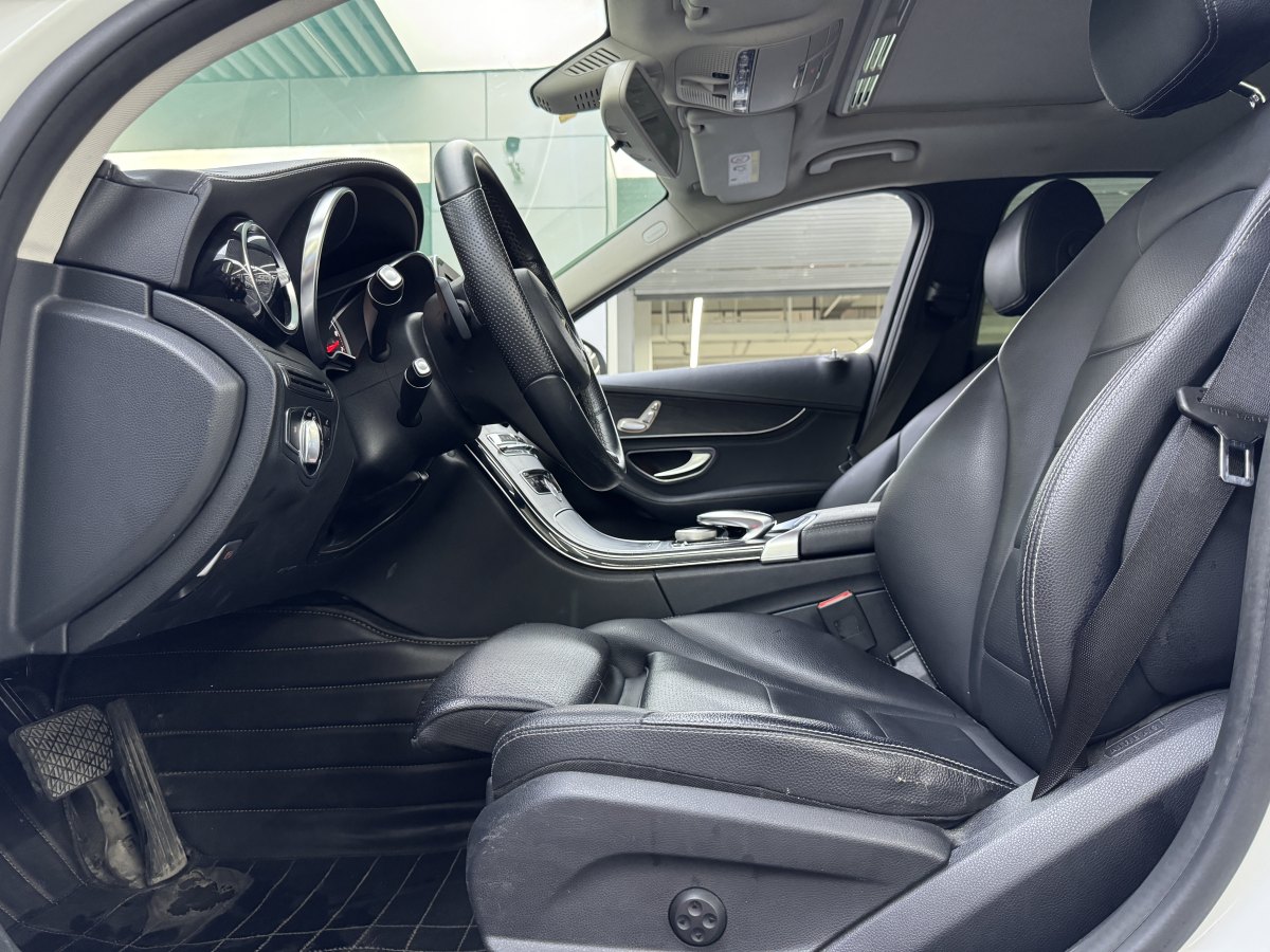 2015年1月奔驰 奔驰C级  2015款 改款 C 180 L 运动型