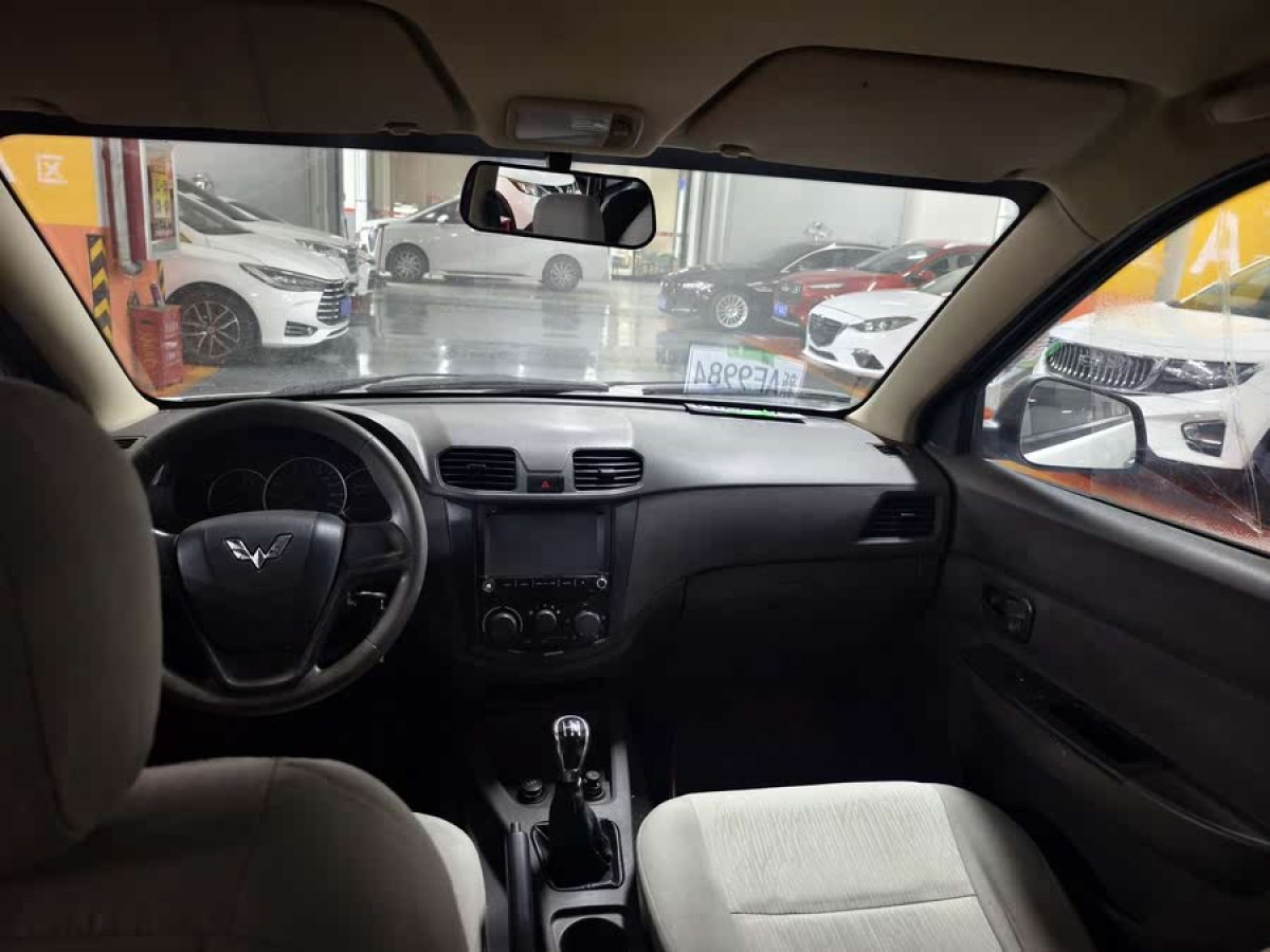 五菱 五菱宏光  2015款 1.5L S 基本型國IV圖片