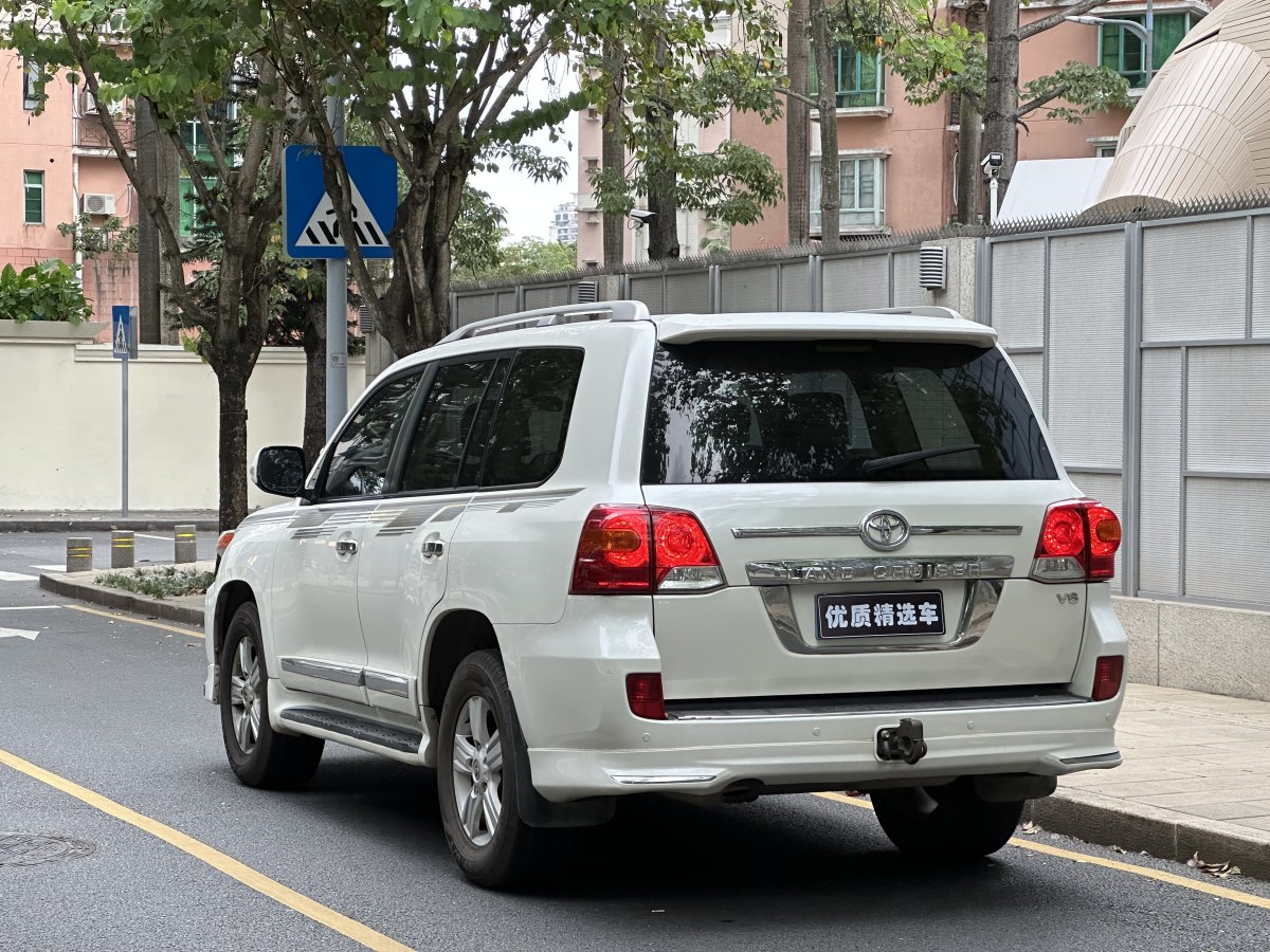 豐田 蘭德酷路澤  2015款 4.0L V6 中東低配版圖片