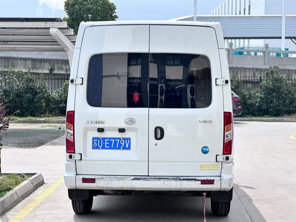 上汽大通 V80  2023款 2.0T 手動(dòng)經(jīng)典傲運(yùn)通長(zhǎng)軸中頂6/7/8/9座圖片