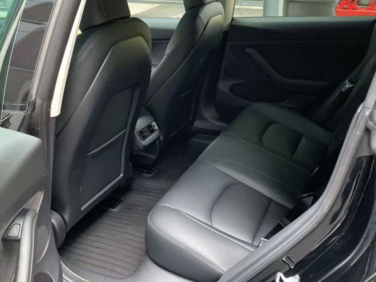 特斯拉 Model 3  2021款 改款 標(biāo)準(zhǔn)續(xù)航后驅(qū)升級版圖片