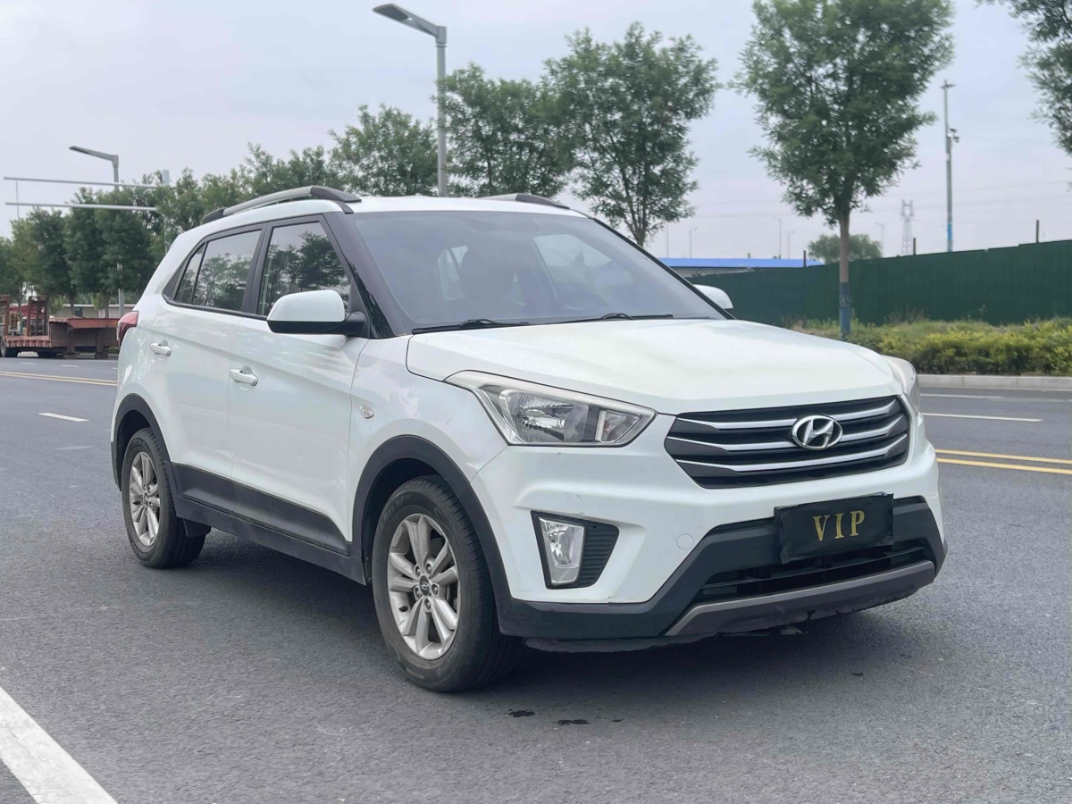現(xiàn)代 ix25  2015款 1.6L 自動(dòng)兩驅(qū)時(shí)尚型GS圖片