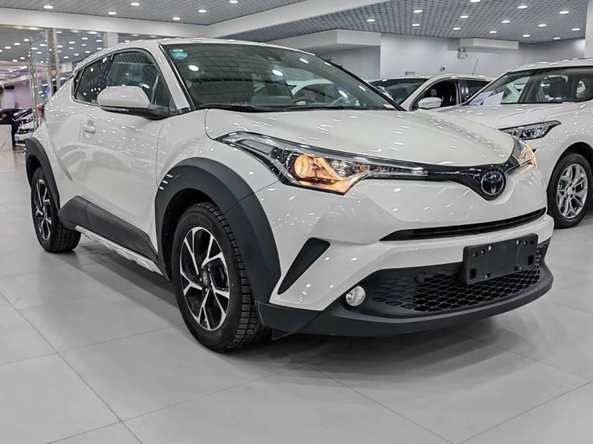 豐田 C-HR  2018款 2.0L 酷越領(lǐng)先版 國V圖片