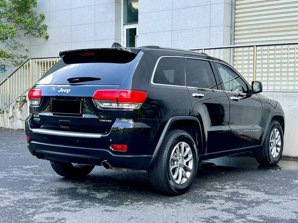 Jeep 大切諾基  2015款 3.0TD 柴油 舒享導(dǎo)航版圖片