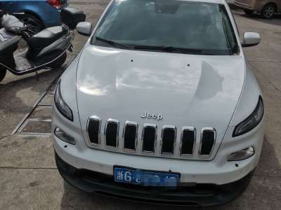 2014年11月 Jeep 自由光(进口) 2.4L 豪华版图片