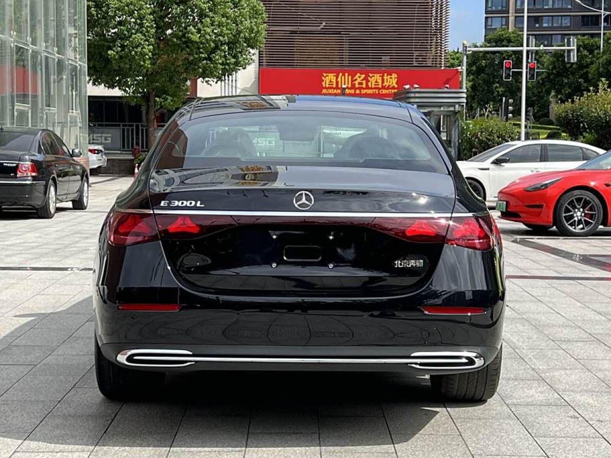 奔馳 奔馳E級  2019款 改款 E 300 L 豪華型圖片