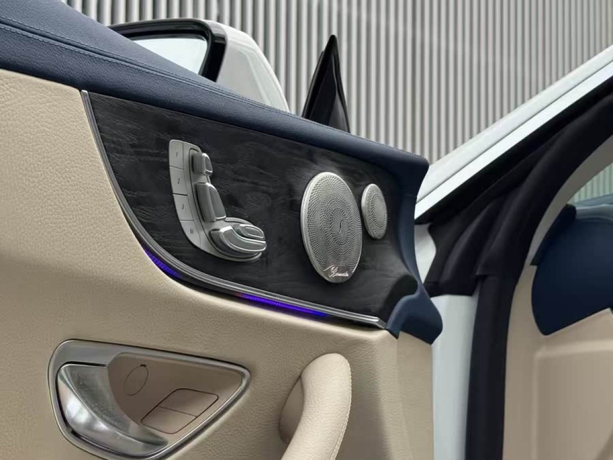 奔馳 奔馳E級(jí)  2021款 改款 E 260 轎跑車圖片