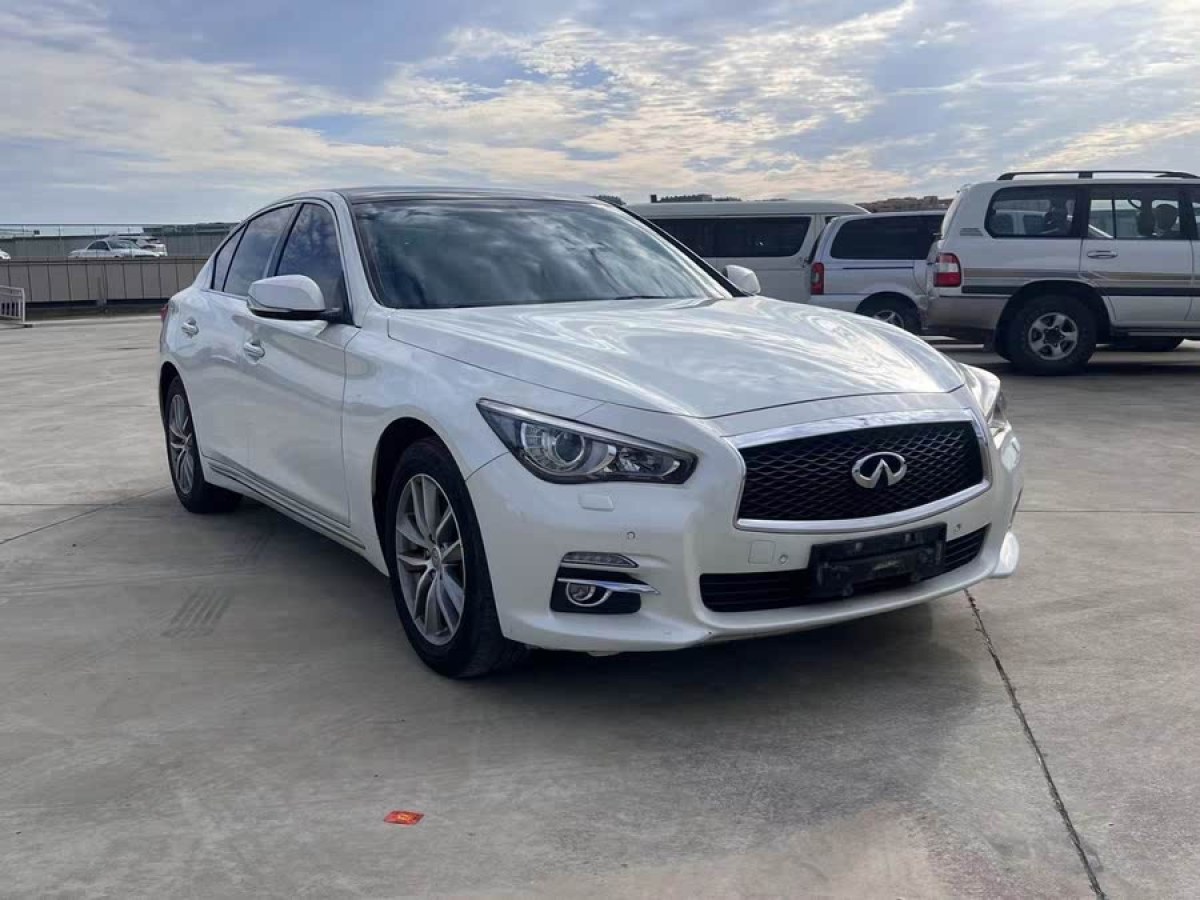 英菲尼迪 Q50L  2016款 2.0T 悅享版圖片