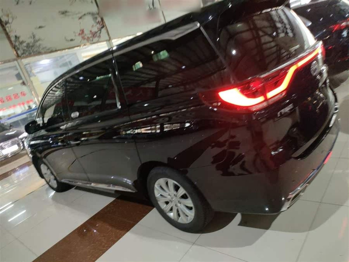 廣汽傳祺 M8  2020款 領(lǐng)航款 390T 尊享版圖片