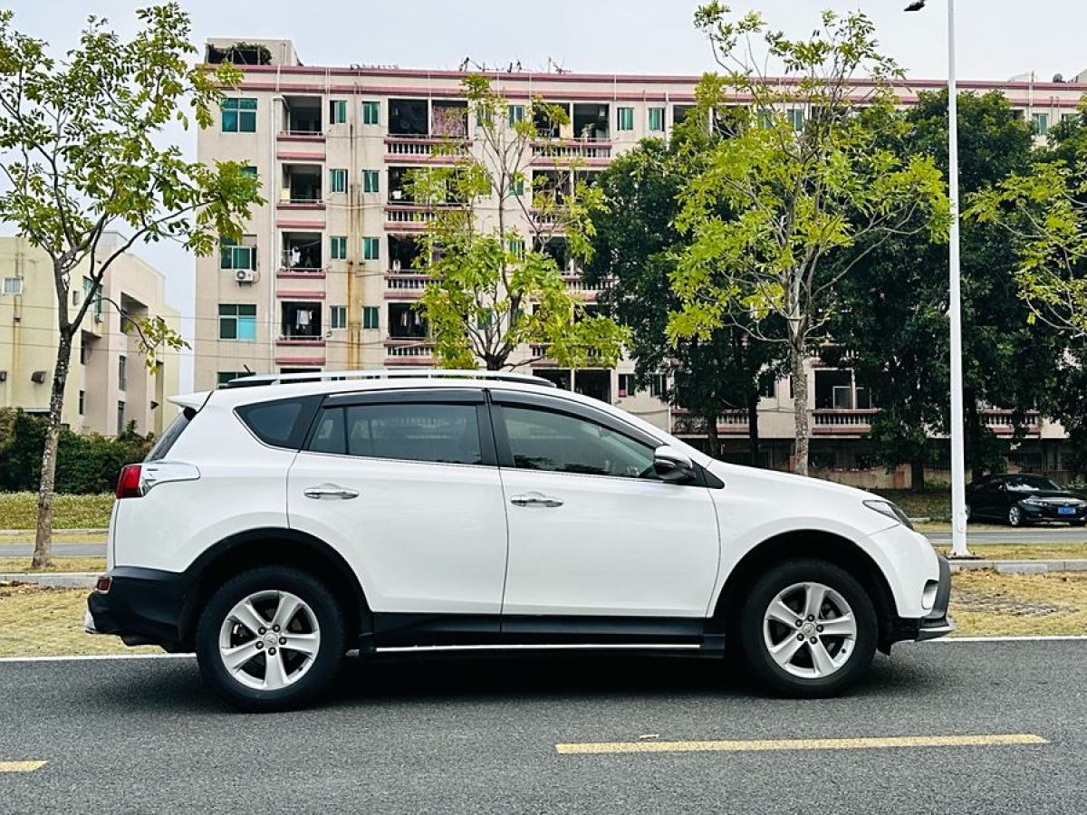 2014年5月豐田 RAV4榮放  2013款 2.5L 自動四驅(qū)精英版