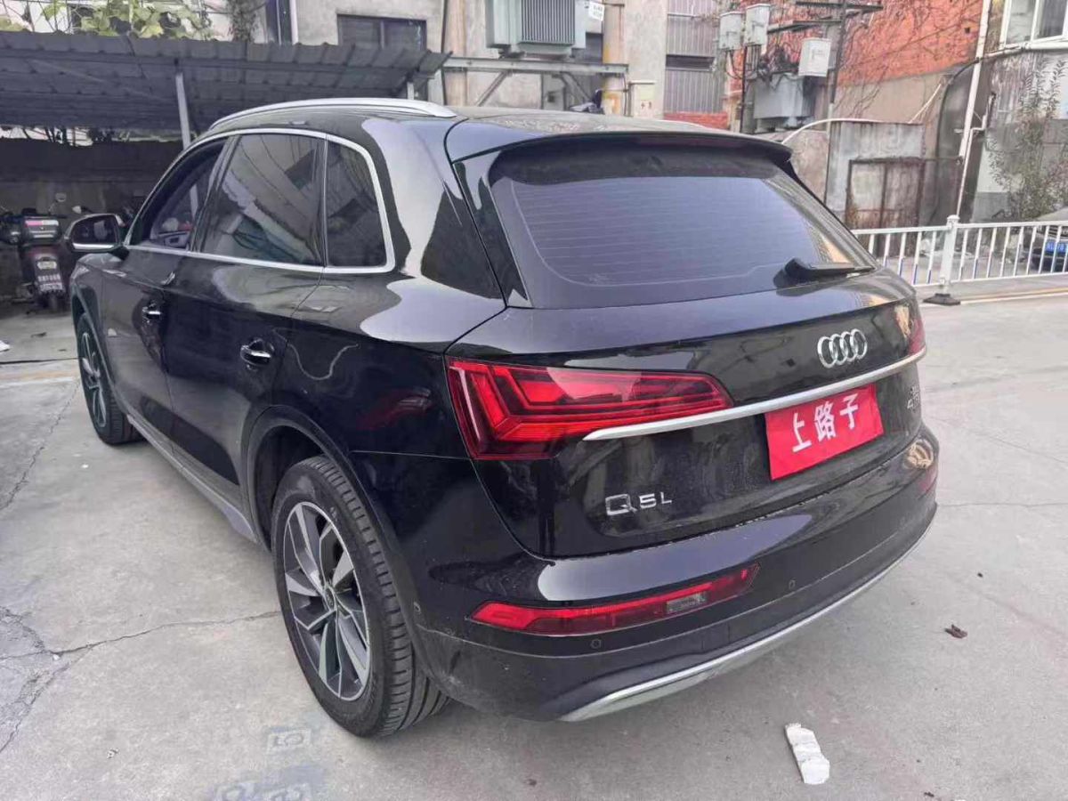 奧迪 奧迪Q5 e-tron  2022款 40 e-tron 星耀型 機(jī)甲套裝圖片