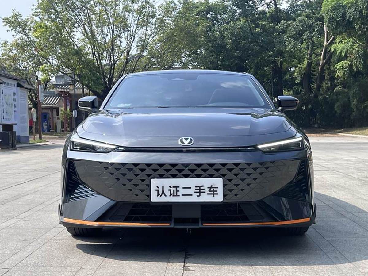 長安 長安UNI-V  2023款 1.5T 尊貴型圖片